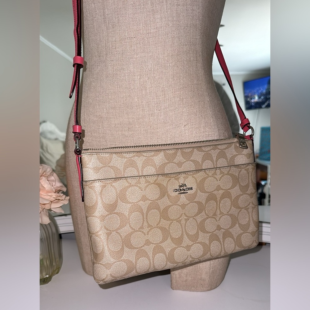 Coach pop signature crossbody - Picture 4 of 8